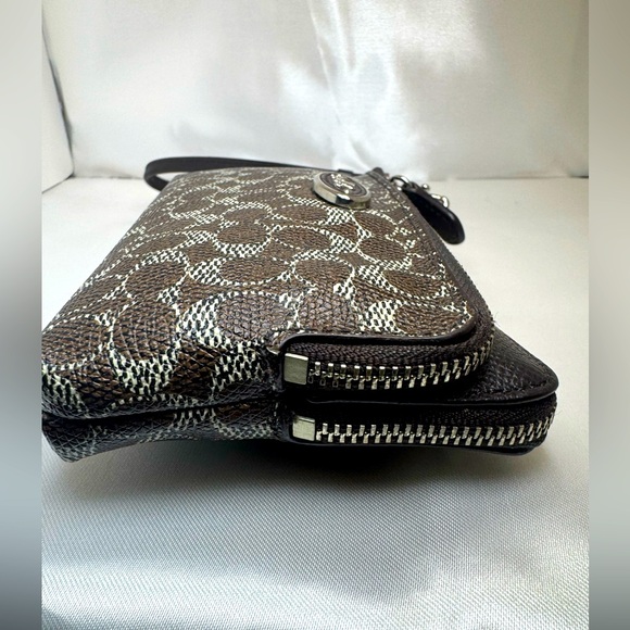 Coach Double Zip Wristlet Signature Brown Black Cream F1420 52455 Logo Plaque - Picture 4 of 10